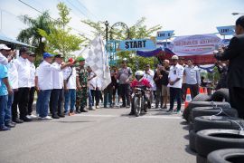 543 starter adu kecepatan pada kejurnas drag bike di Malut