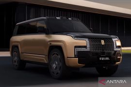 BYD Yangwang U8L EREV diluncurkan dengan harga Rp2,9 miliar