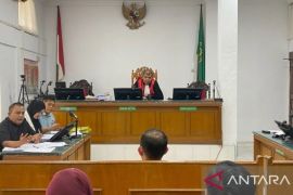 PN Pekanbaru kabulkan praperadilan Muflihun, penyidikan korupsi terus berjalan