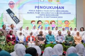 Wali Kota Banjarbaru minta Bunda PAUD dan TP-PKK bersinergi bangun daerah