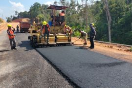 Pemprov Kepri tambah Rp1,5 miliar selesaikan perbaikan Jalan Roro Penarik