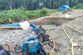 Polres Pasaman tangkap 15 pelaku tambang emas ilegal