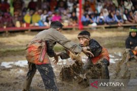 Atraksi budaya meriahkan "Rang Solok Baralek Gadang" di Kota Solok
