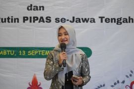 Mba Iin bicara pemberdayaan perempuan di pertemuan PIPAS se-Jateng