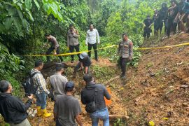 Polres Singkawang selidiki penemuan dua mayat laki-laki di kebun alpukat