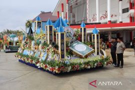 66 peserta dan kendaraan hias ramaikan Pawai Ta'aruf MTQ Ke-33 Kalbar