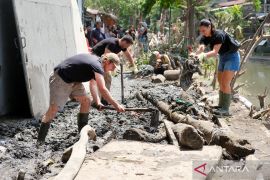 Lawmaker calls for stronger flood alert system after Bali floods