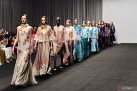 Benang Jarum luncurkan koleksi Opulent Bloom di panggung internasional