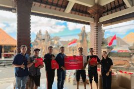 Telkomsel salurkan bantuan untuk korban banjir di Bali