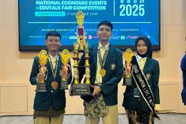 Vokasi Undip juara umum National Economic Event X