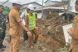Tagana Singkawang Kalbar mengimbau masyarakat waspada banjir
