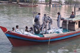 Bakamla Babel amankan 1,2 ton pasir timah ilegal di Tempilang