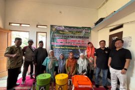 MPCI dan UP edukasi santri Ponpes Darul Hawariyyin menjadi ecoPreuneur ekonomi kreatif