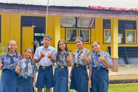 Tenaga pendidik wilayah 3T Sulut apresiasi pemasangan supersun PLN