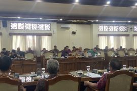 DPRD bawa empat poin aspirasi pengemudi pariwisata