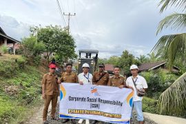 Salurkan CSR, PT BPP perbaiki jalan menuju MAN 2 Sungai Aur