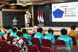 Pemerintah Manokwari beri orientasi komunikasi kader posyandu