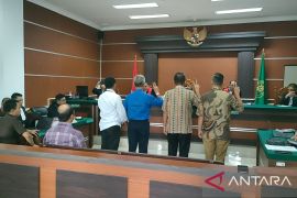 Pejabat eselon dua Pemkot Manado bersaksi di sidang korupsi incinerator