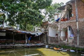 Ledakan gas tiga kilogram di Bandung Page 3 Small