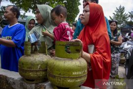 Aksi beli panik picu kelangkaan elpiji tiga kilogram di NTB