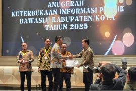 Bawaslu Manado raih predikat informatif Keterbukaan Informasi 2025