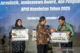 Dua pewarta foto ANTARA rebut juara karya jurnalistik BPJS Kesehatan
