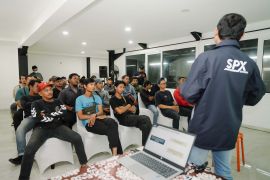 SPX Express tingkatkan kemampuan komunikasi kurir agar layanan unggul