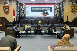 DPRD Banjarmasin uji publik Raperda Sertifikasi Makanan Sehat-Halal