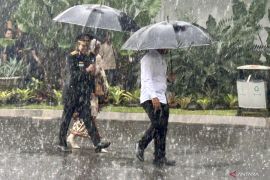 Di tengah isu reshuffle, Ahmad Dofiri beserta istri ke Istana