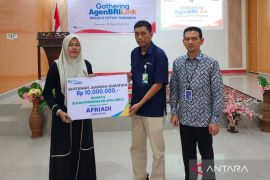 BPJS Ketenagakerjaan salurkan santunan kematian agen BRILink di Padang Pariaman