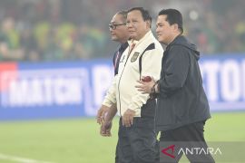 Henky Timisela tutup usia