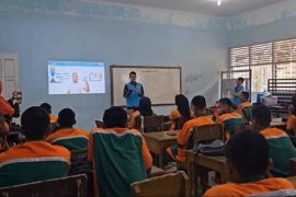 PLN Edukasi Siswa SMKN 02 Sawahlunto tentang Keselamatan Ketenagalistrikan