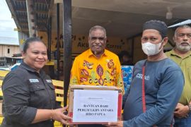 LKBN ANTARA Papua serahkan bantuan bagi korban kebakaran Jayapura