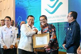 DLU sabet penghargaan operator penyeberangan terbaik nasional 2025