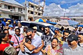 Gubernur Maluku tinjau pasar wilayah 3T pastikan kebutuhan rakyat terpenuhi