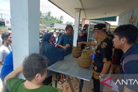 Wabup Belitung sidak penjualan gas elpiji tiga kilogram