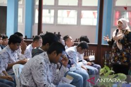 Diskominfo Kaltim  edukasi pelajar konten negatif di medsos