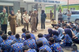 Satpol PP Rejang Lebong bina 49 pelajar kedapatan bolos sekolah