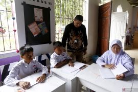 Ombudsman Gorontalo tinjau SDN 1 Bone Raya belajar di bekas masjid