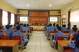 Polresta Pati  sambangi sekolah ajak pelajar belajar demokrasi sehat