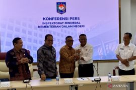 Wali Kota Prabumulih meminta maaf terkait polemik copot kepsek