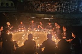 Aksi seribu lilin kenang 'Matinya Kebebasan Pers' di Polda Jambi