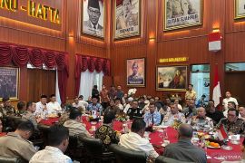 Relaksasi jam truk tambang berlaku selama perbaikan jalan