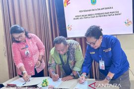 Dukcapil Papua Barat serahkan data OAP ke BPS untuk hitung IPM