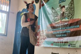 Batang gencarkan penggunaan bahasa daerah