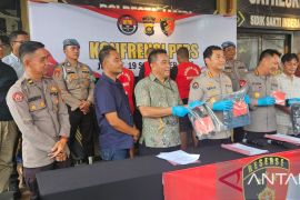 Polisi Jambi selidiki kasus pembakaran mobil di Kejati saat demo