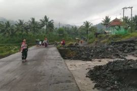 Indonesia's Semeru lava flood tremor lasts over 2.5 hours after rain