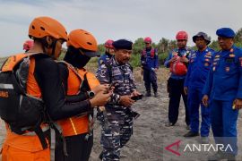 Tim SAR gabungan Cianjur memperluas pencarian nelayan hilang tenggelam