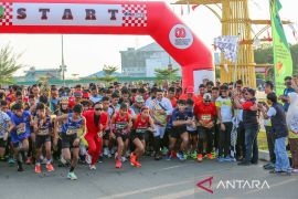 Ratusan pelari meriahkan Tarkam Kemenpora di Tanjungpinang