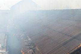 Damkartan Kota Jambi padamkan kebakaran gedung Ex SMK DB 3